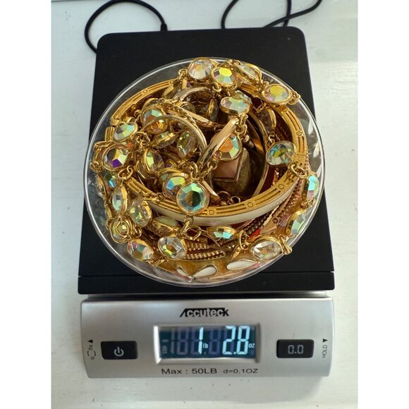 Gold-Tone Jewelry Lot Mystery Wearable Assorted Styles & Colors 1lb+ Mixed Earri - Picture 6 of 16